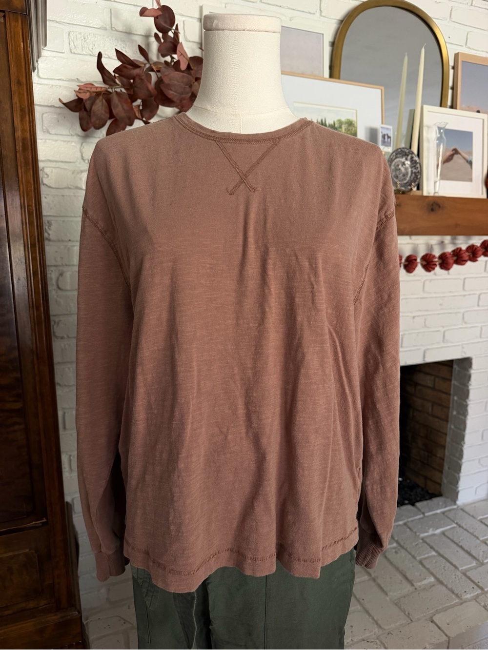 Universal Thread Long Sleeve Crewneck Top in Dusty Mauve
